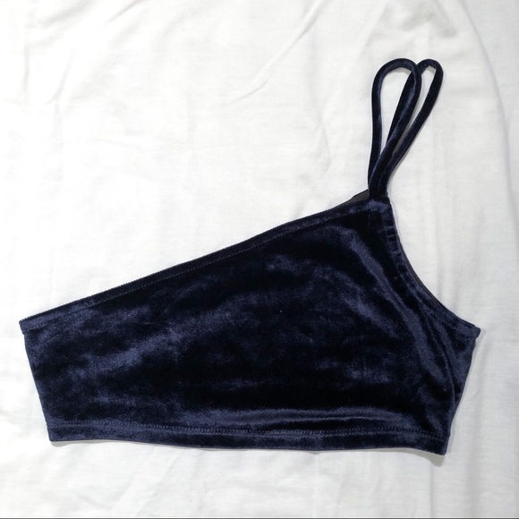 NASTY GAL ONE-SHOULDER BLUE VELVET CROP TOP - Picture 4 of 6